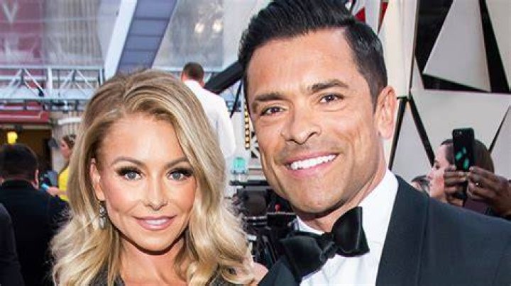 Kelly Ripa Thought She Was Pregnant During The COVID Pandemic – Hollywood Life