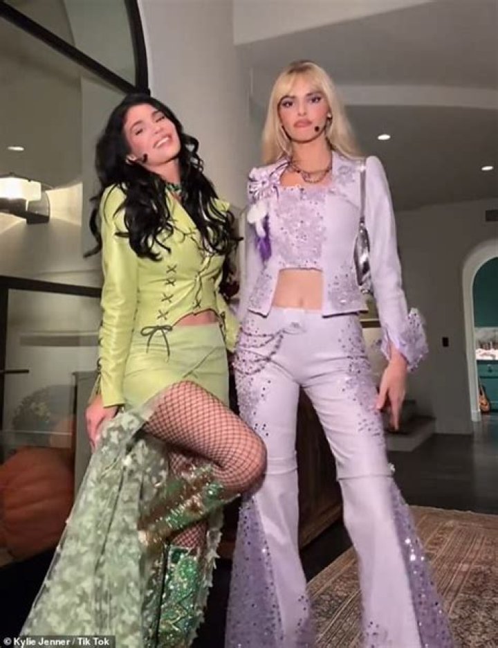 Kendall Jenner’s Halloween Plans With Sister Kylie & Friends Revealed: ‘She’s Throwing A Big Party’