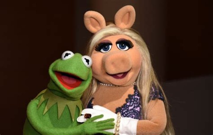 Kermit The Frog & Miss Piggy Relationship — SEE PICS – Hollywood Life