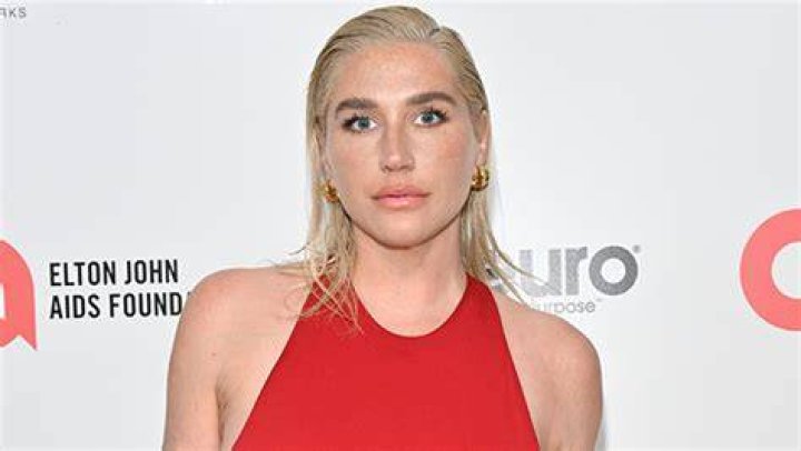 Kesha Gets Naked to Go Skinny-Dipping After Parting Ways with Dr. Luke – Hollywood Life