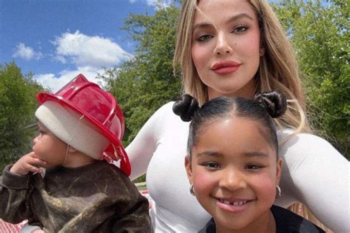 Khloe Kardashian Rocks Bikini As Daughter True Plays In The Sand – Hollywood Life