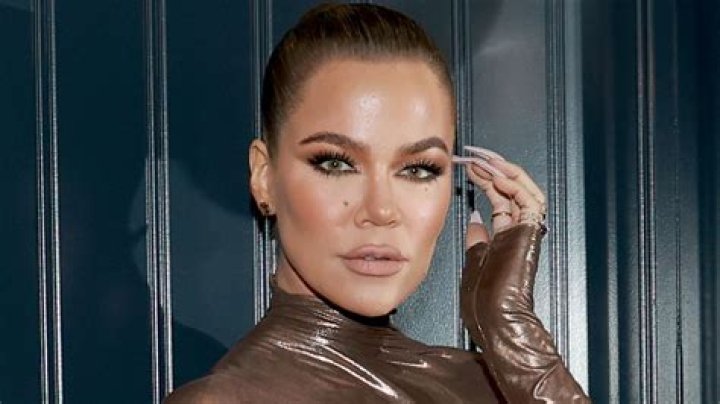 Khloe Kardashian’s Sexy Beach Waves: Celeb Stylist Shares How To Get The Look