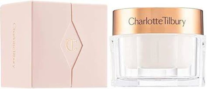 Khloe Kardashian Says This Face Cream Has a ‘Magical Moisture’