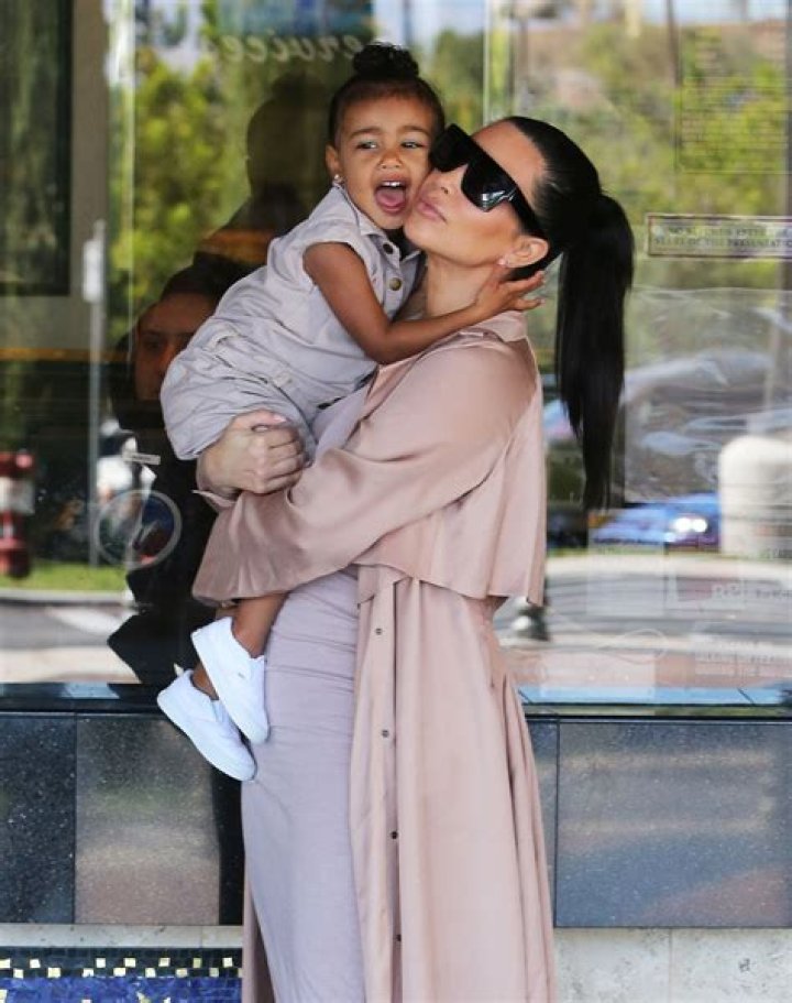 Kim Kardashian Baby Bump Pics — New Pics