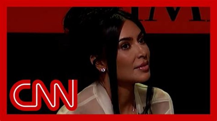 Kim Kardashian Cracks Up At Her 1st ‘SNL’ Table Read Ahead Of Hosting Gig — Photo