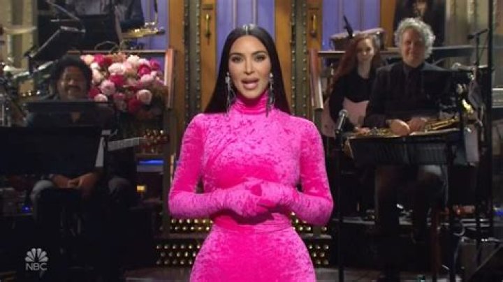 Kim Kardashian Disses Kanye West & OJ Simpson On Opening Monologue – Hollywood Life