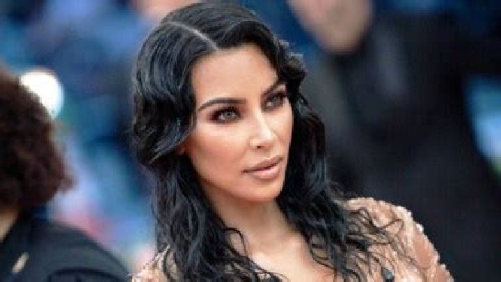 Kim Kardashian Panics Over Met Gala Pee Problem On ‘KUWTK’: My Sister Can ‘Wipe My Leg’