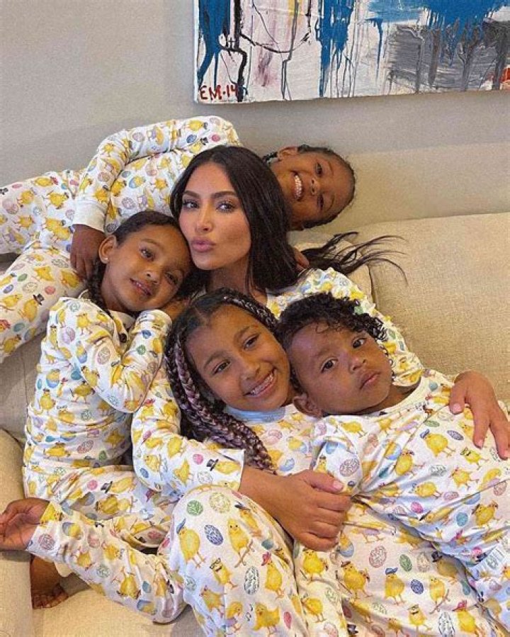 Kim Kardashian’s Girls, North, 7, & Chicago, 2, Cuddle Close Together In Sweet Sister Pics