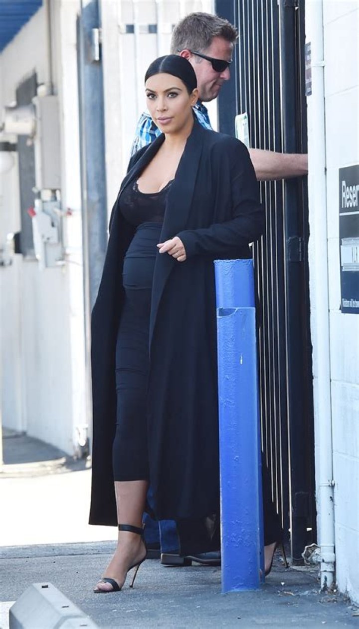 Kim Kardashian’s Maternity Looks — See Pregnancy Pics – Hollywood Life