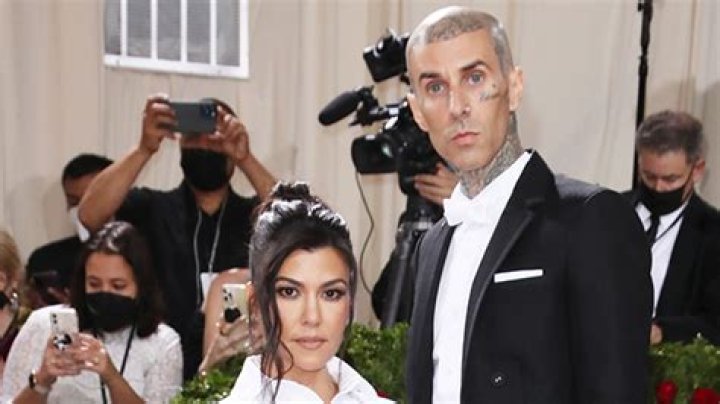 Kourtney Kardashian Shares Las Vegas Wedding Photos On Anniversary – Hollywood Life