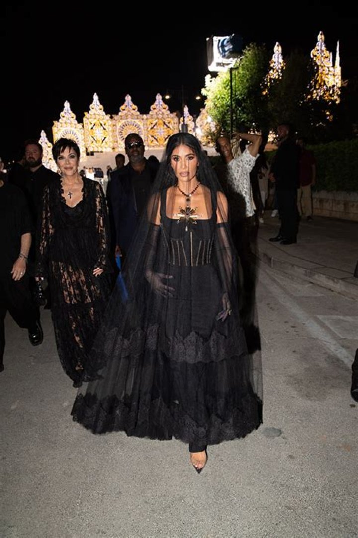 Kourtney Kardashian Wears Stylish Dress At Dolce & Gabbana Party – Hollywood Life