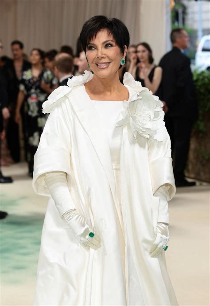 Kris Jenner Looks Stylish In Black & White On ‘The Kris Jenner Show’