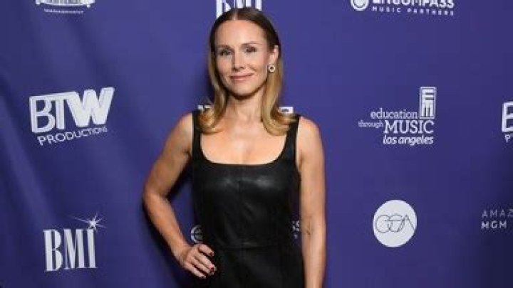 Kristen Bell Loves This Light-Coverage Tinted Moisturizer for a Natural Glow