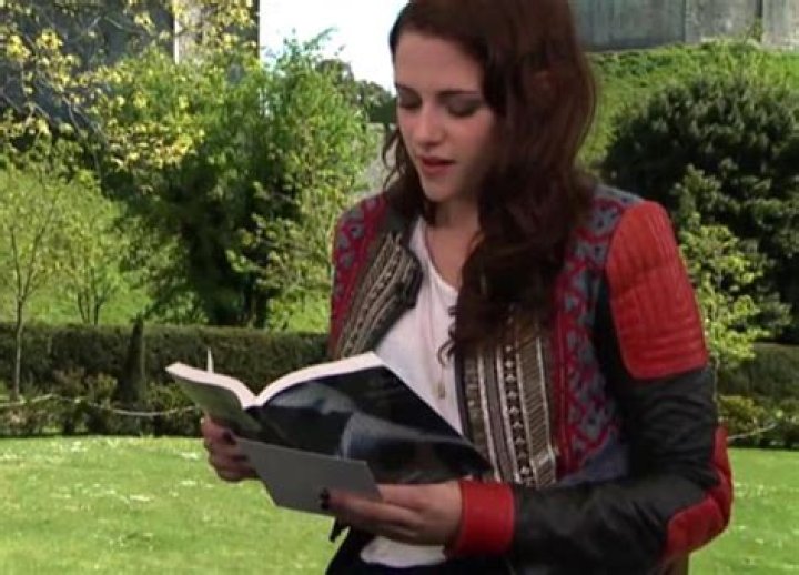 Kristen Stewart Enrolls At UCLA: Moving On From Acting? — Report