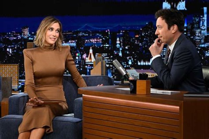 Kristen Wiig Married: Actress Confirms She Wed Avi Rothman By Casually Calling Him ‘Husband’