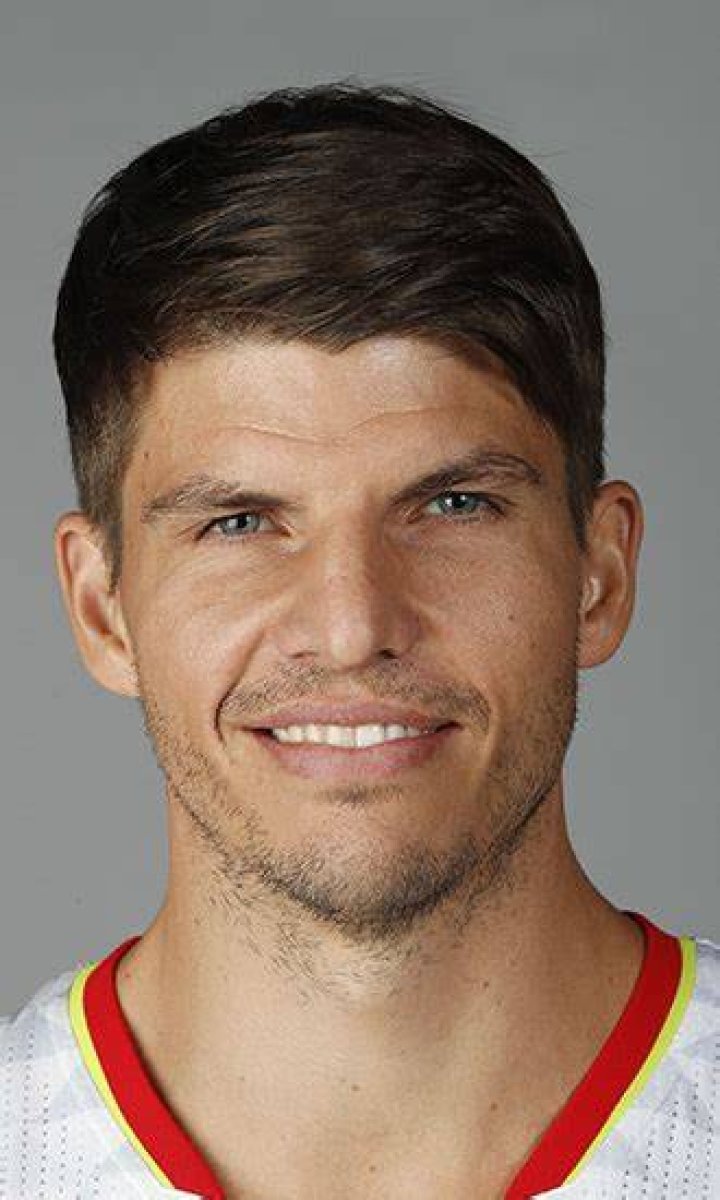 Kyle Korver Bio – Hollywood Life