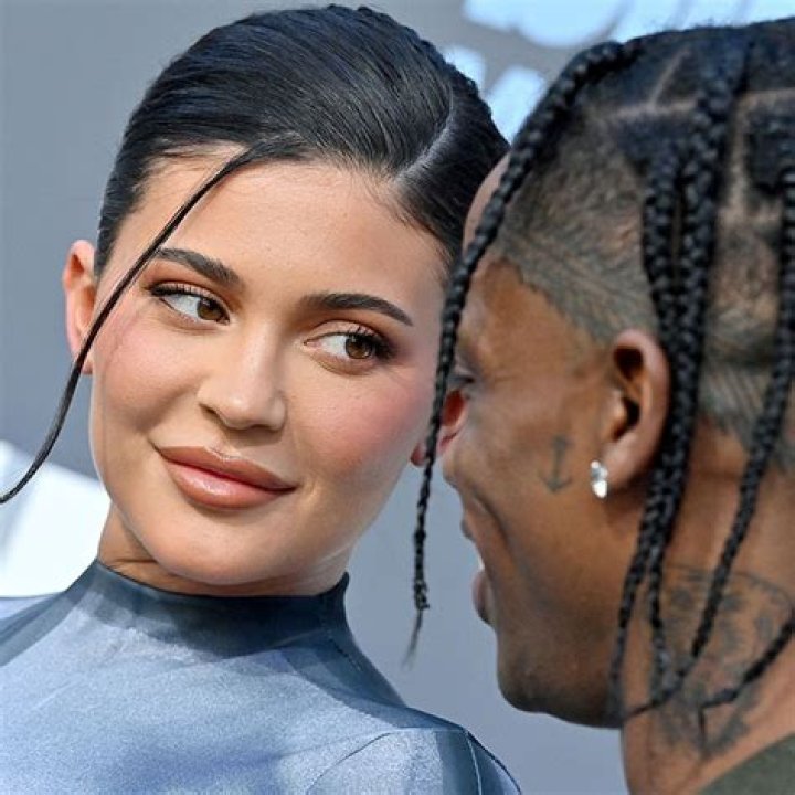 Kylie Jenner & Travis Scott Are ‘Hooking Up’ Again — What She Needs Before Fully Taking Him Back