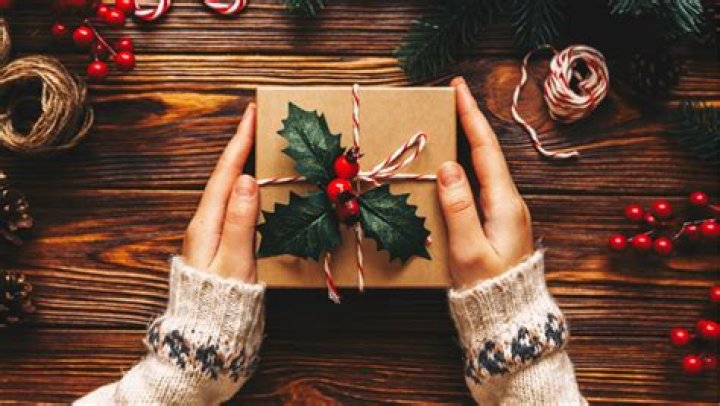 Last Minute Holiday Gifts For Everyone On Your List – Hollywood Life