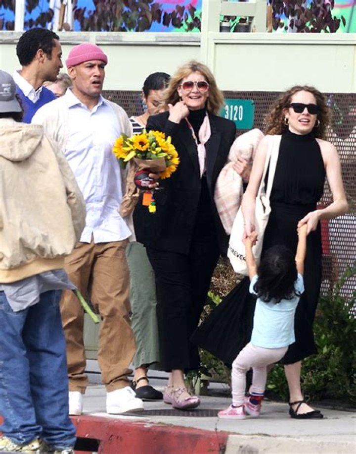 Laura Dern & Ben Harper Reunite At Daughter’s High School Graduation – Hollywood Life