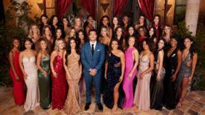 Lauren B. Vs. Becca — Hottest Photos Of ‘The Bachelor’ Gals
