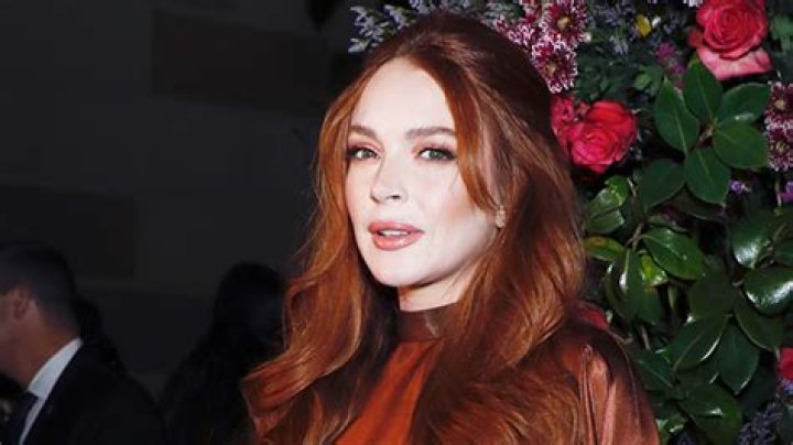 Lindsay Lohan Wears Crop Top & Bike Shorts To Show Off Her Post Baby Body In Mirror Selfie With Nod To ‘Mean Girls’