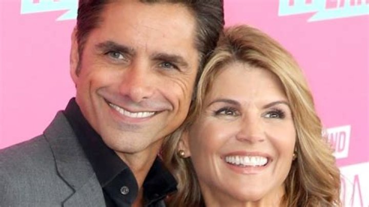 Lori Loughlin’s ‘Fuller House’ Co-Star Juan Pablo Di Pace Talks Scandal: ‘The Set Is Full Of Tears’