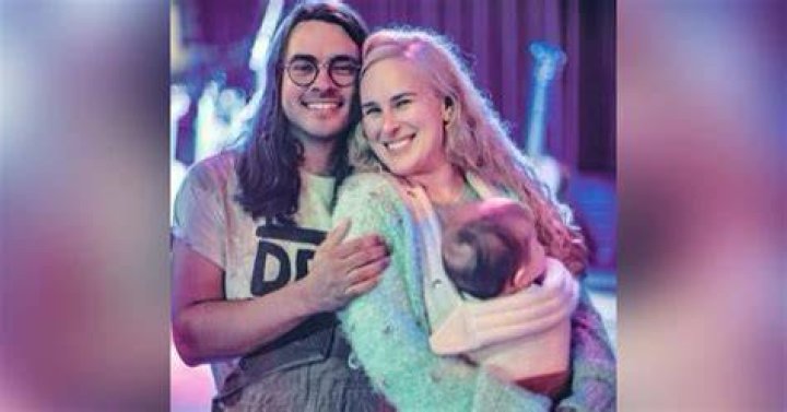 Loved Up With Her ‘Baby Daddy’ – Hollywood Life