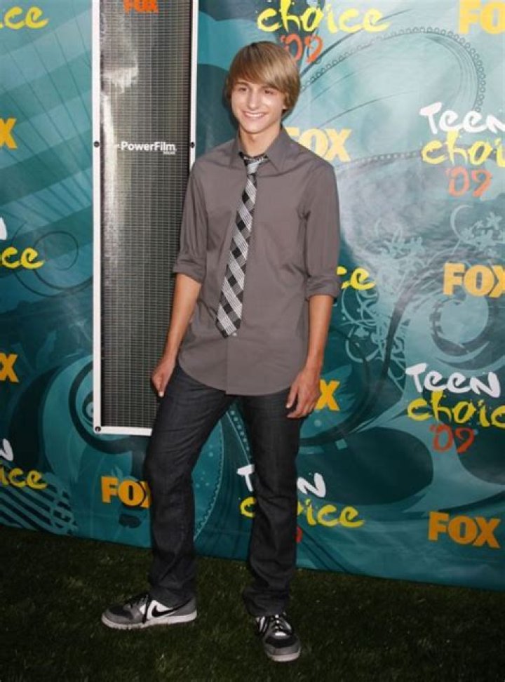 Lucas Cruikshank: ‘Fred’ Star Comes Out — Pics