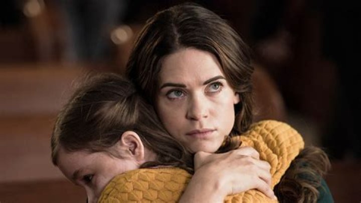 Lyndsy Fonseca Interview – Hollywood Life