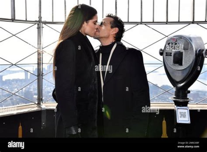 Marc Anthony Kissing Everyone — PICS