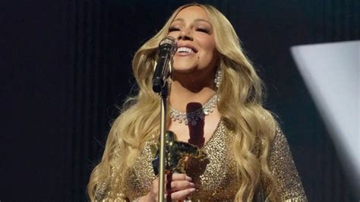 Mariah Carey Wears Crop Top Under Open Robe With Kris Jenner At D&G Party: Photo