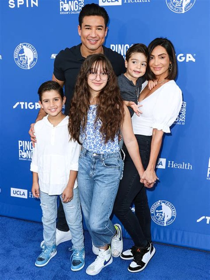Mario Lopez On Real Essentials Line & Family: Interview – Hollywood Life