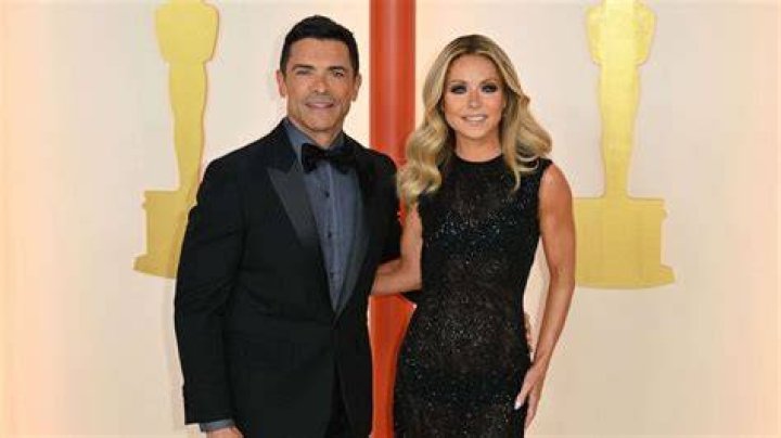 Mark Consuelos Joins – Hollywood Life