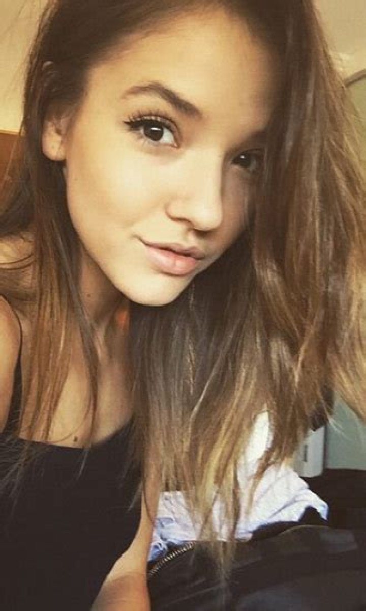 Melissa Whitelaw Celebrity Profile – Hollywood Life