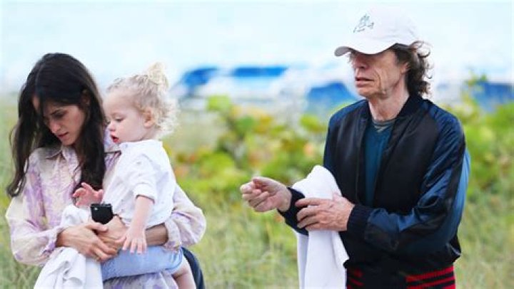 Mick Jagger & Girlfriend Melanie Hamrick Cuddle With Son Deveraux – Hollywood Life