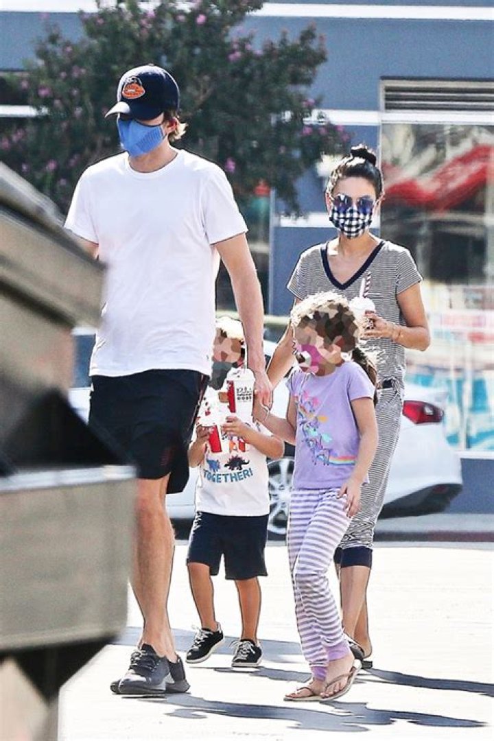 Mila Kunis Took Ashton Kutcher & Kids To A Drive-Through ‘Baby Rave’ – Hollywood Life