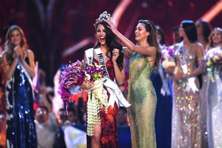 Miss Philippines Wins Miss Universe 2018 — 5 Things On Catriona Gray – Hollywood Life