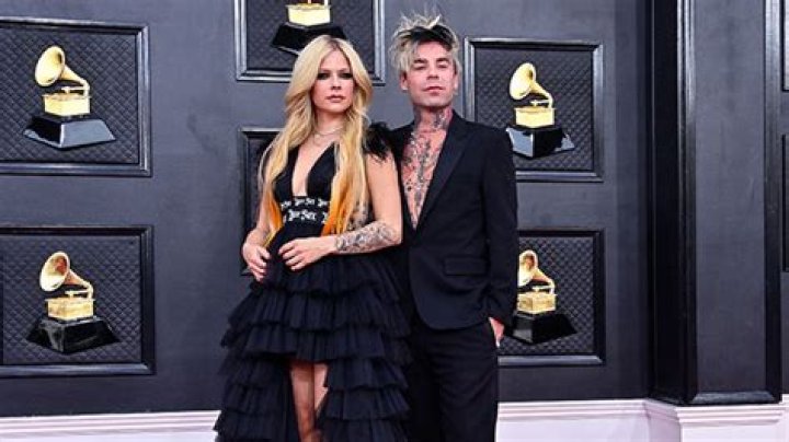 Mod Sun’s Proposal To Avril Lavigne Was Inspired By MGK & Travis Barker – Hollywood Life