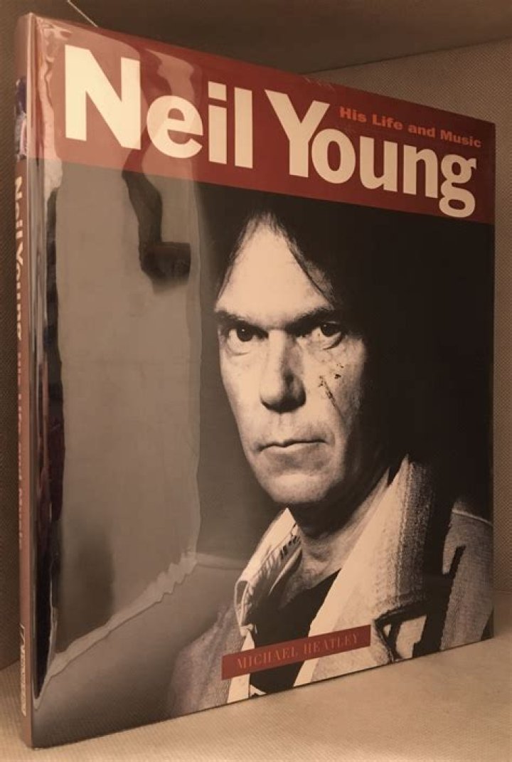 Neil Young – Hollywood Life