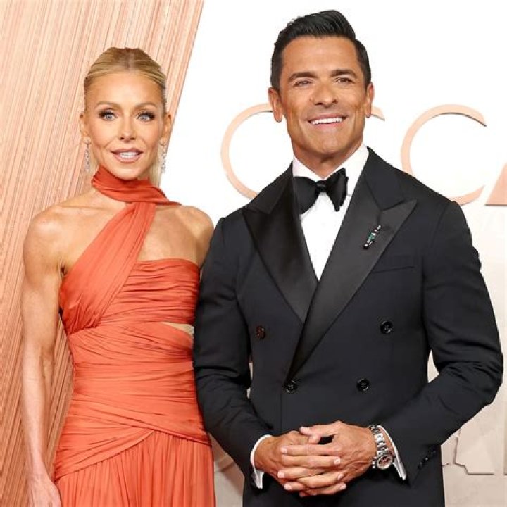 New Pic With Mark Consuelos Shows Them So Grown Up – Hollywood Life