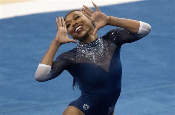 Nia Dennis — Pics