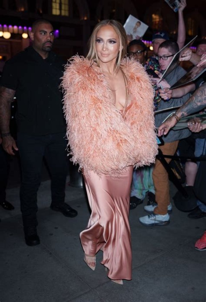 Nicki Minaj’s Double Nip Slip – See Wardrobe Malfunction Onstage – Hollywood Life