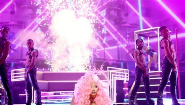 Nicki Minaj’s Drops ‘Super Freaky Girl’ With Rihanna Reference – Hollywood Life