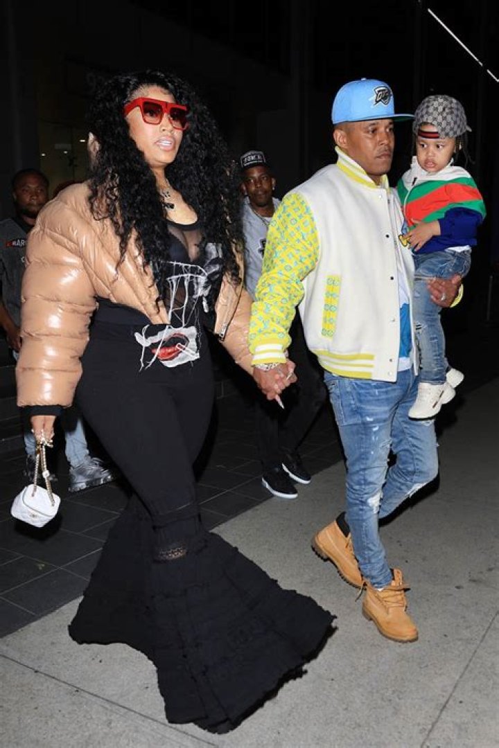Nicki Minaj Shows Off Her New Man Kenneth Petty As He Works Out Shirtless With Her — Watch