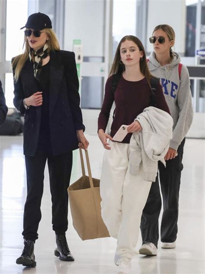 Nicole Kidman Is Seen In Rare Photos With Daughters Sunday, 13, & Faith, 10, Arriving In Sydney — Photos