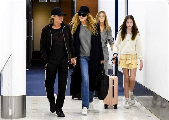 Nicole Kidman’s Daughters Sunday & Faith In Sydney: Photos – Hollywood Life