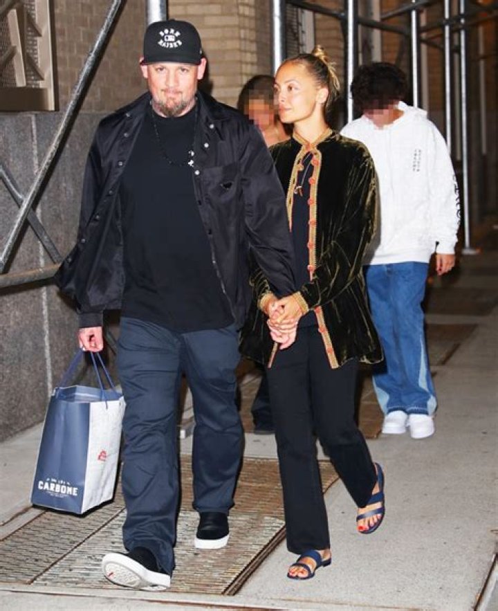Nicole Richie & Joel Madden Take Their 2 Kids To Dinner In NYC – Hollywood Life