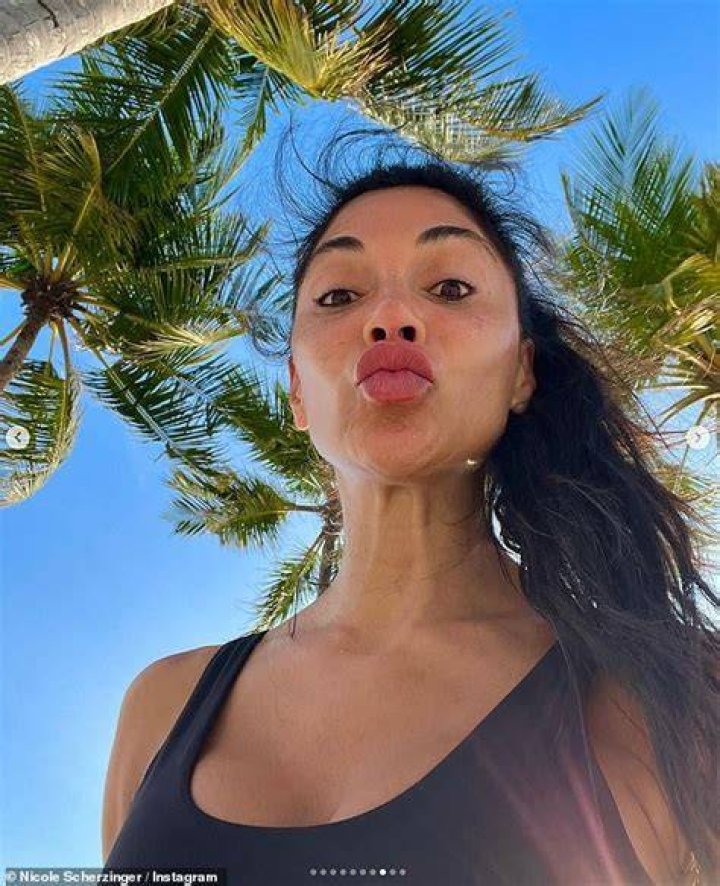 Nicole Scherzinger Rocks Animal Print String Bikini & Celebrates 2021 – Hollywood Life