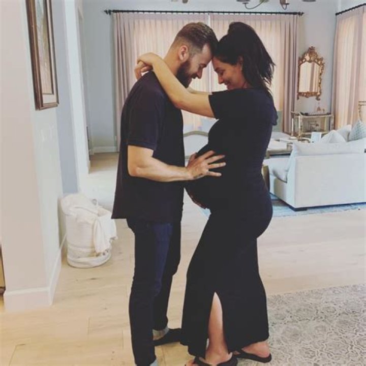 Nikki Bella Gives Pregnancy Update & Cradles Baby Bump With Artem: Pic – Hollywood Life