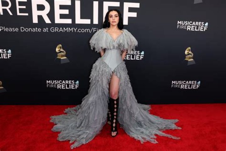 No Pants At Grammys — Why They Were On Stage In Boxers – Hollywood Life